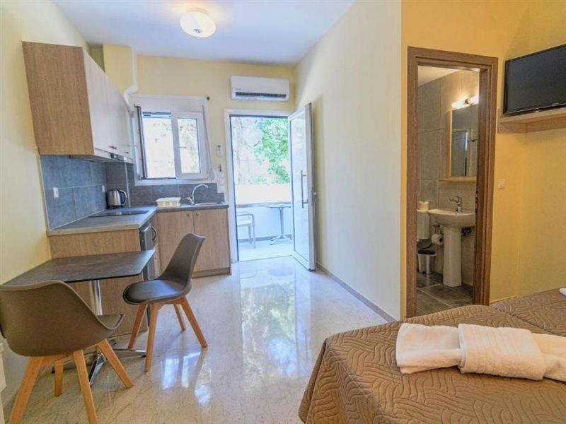 بلاتانيز Varvaras Diamond Hotel المظهر الخارجي الصورة
