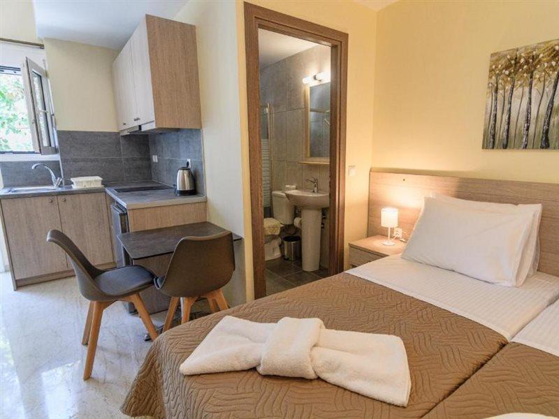بلاتانيز Varvaras Diamond Hotel المظهر الخارجي الصورة