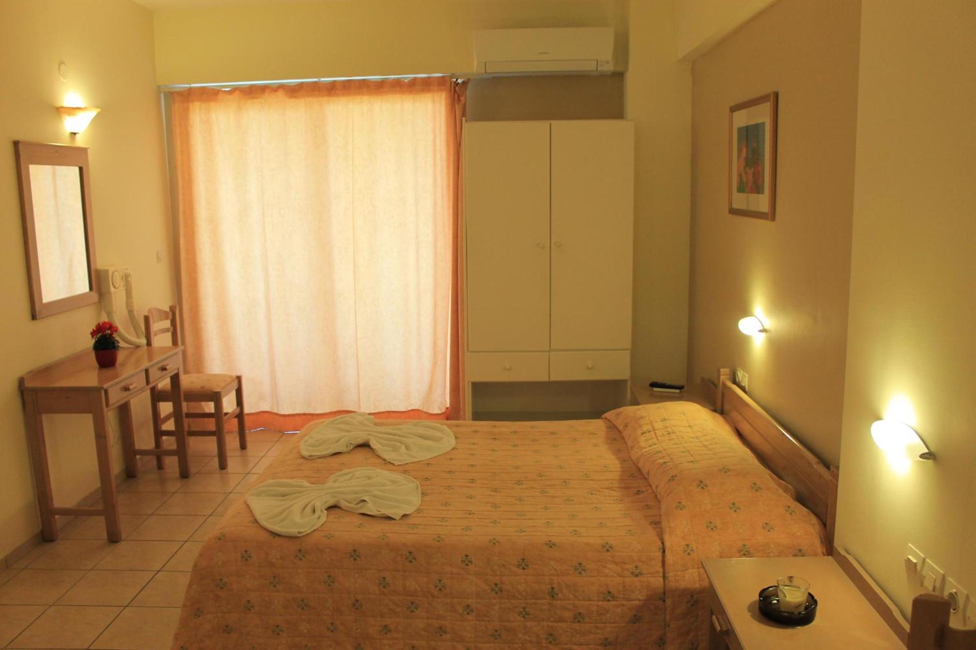 بلاتانيز Varvaras Diamond Hotel الغرفة الصورة